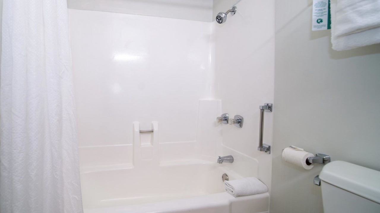 Photo of Bathroom in Kahului