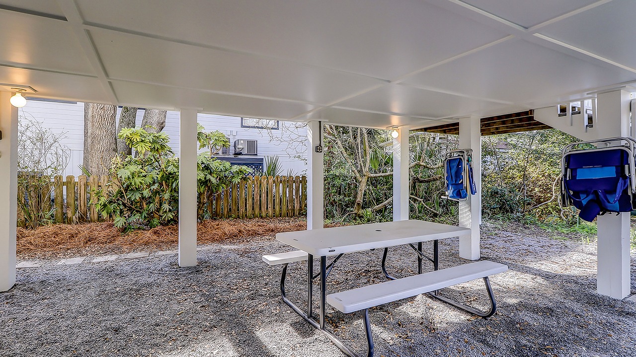 Photo of Outdoor in Folly Field