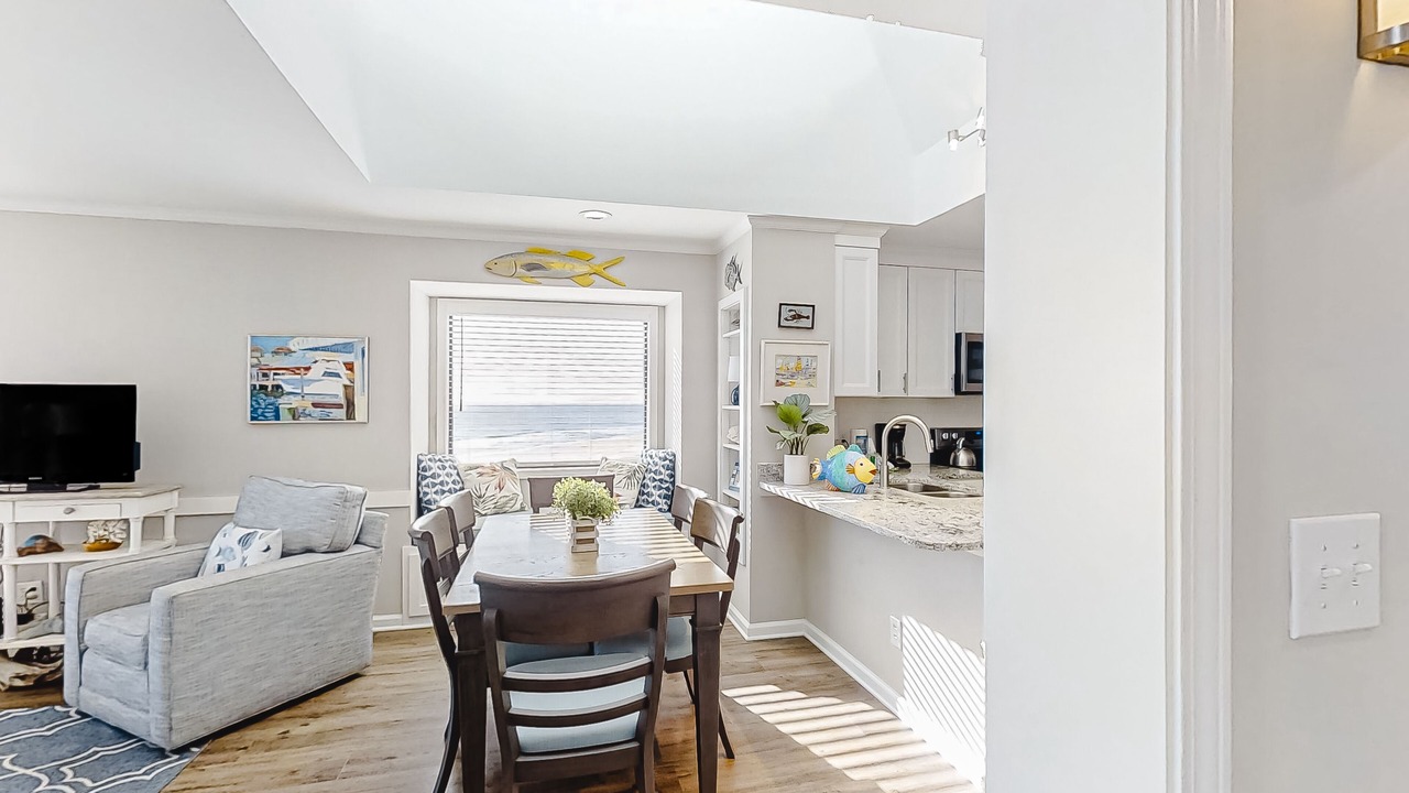 Photo of Livingroom in Atlantic Beach