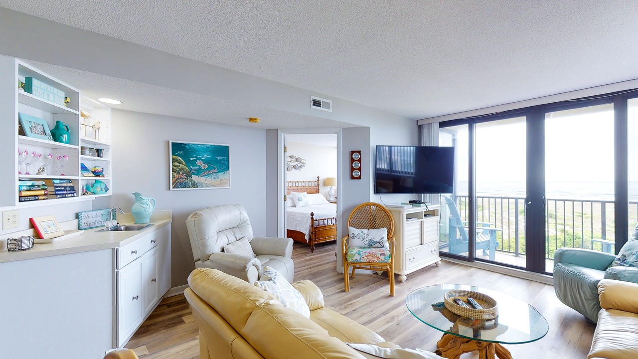 Photo of Livingroom in Atlantic Beach