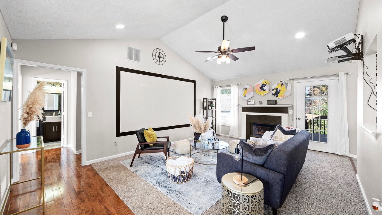 Photo of Livingroom in Lawrenceville