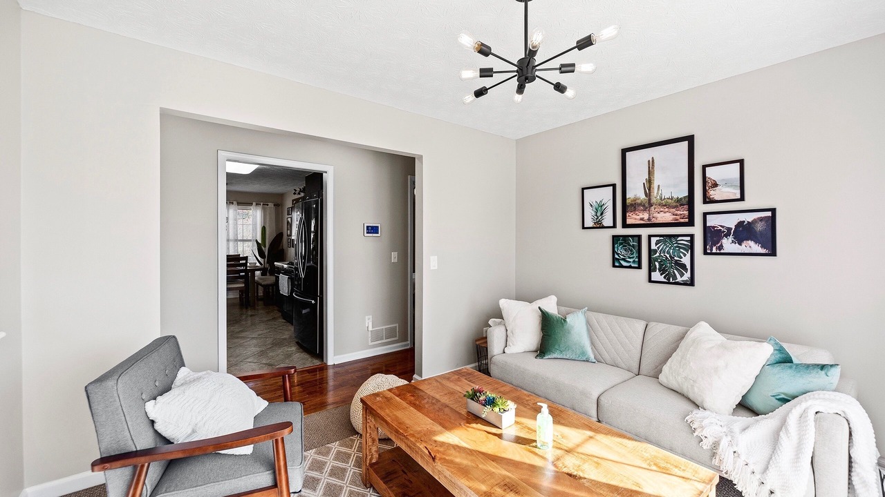Photo of Livingroom in Lawrenceville