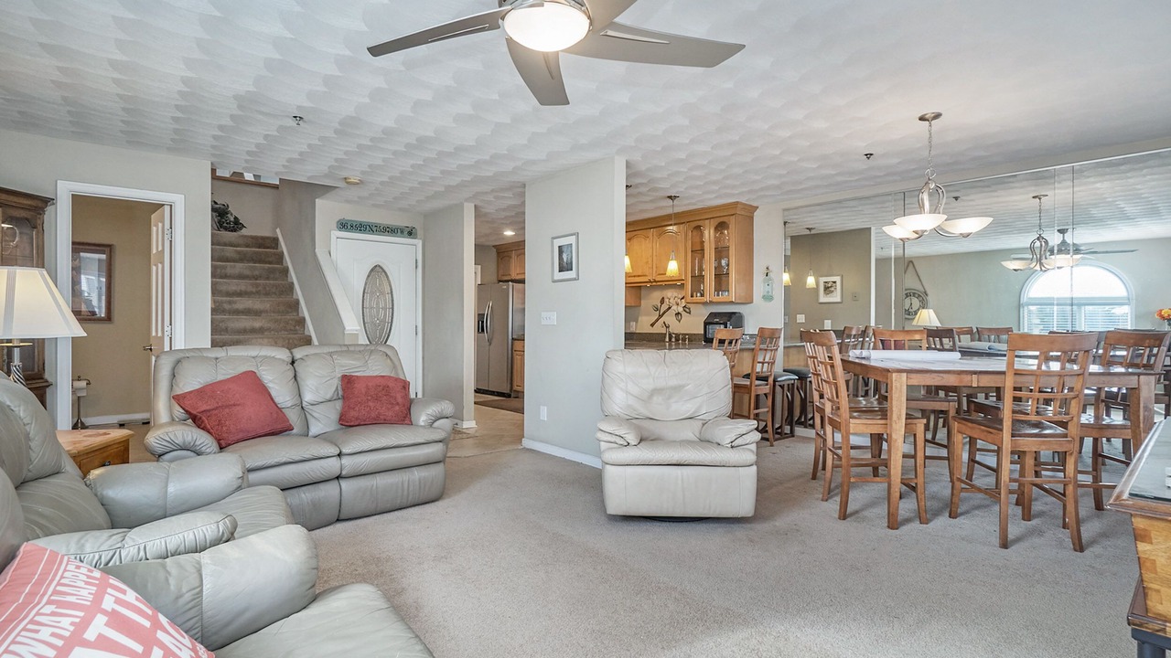 Photo of Livingroom in Northeast Virginia Beach