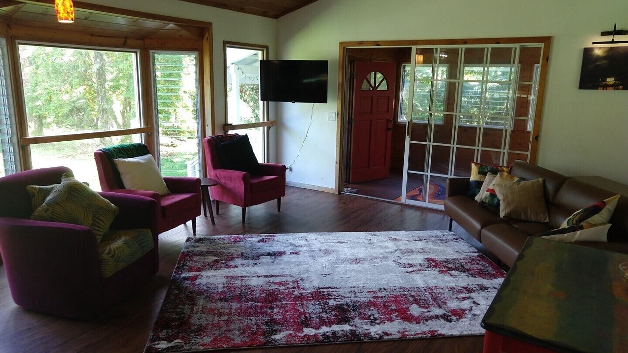 Photo of Bedroom in Leilani Estates