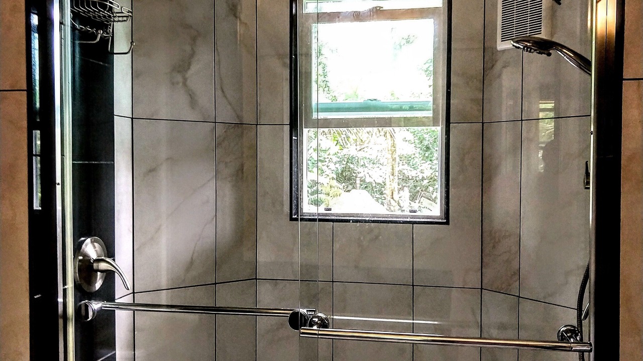 Photo of Bathroom in Leilani Estates