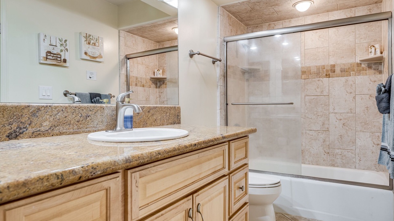 Photo of Bathroom in Kahana