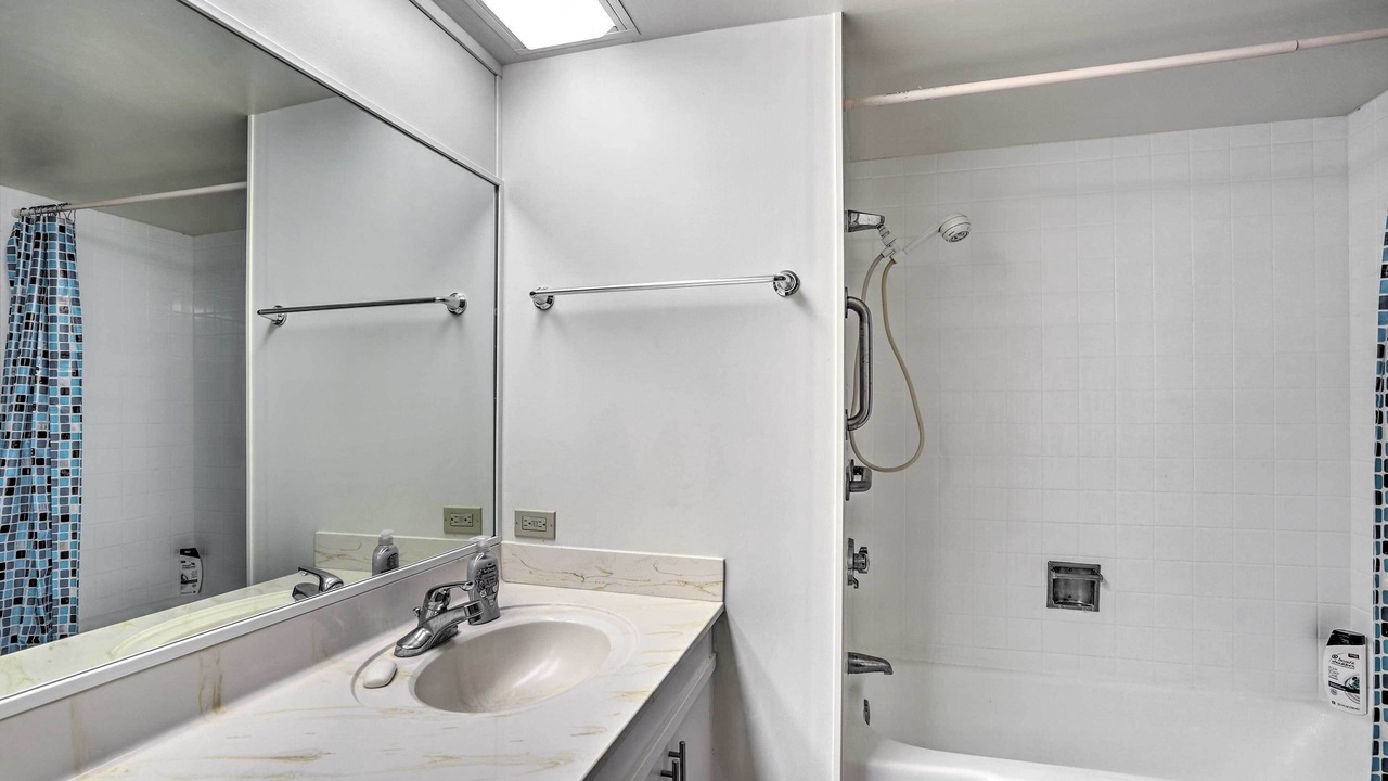 Photo of Bathroom in Makaha