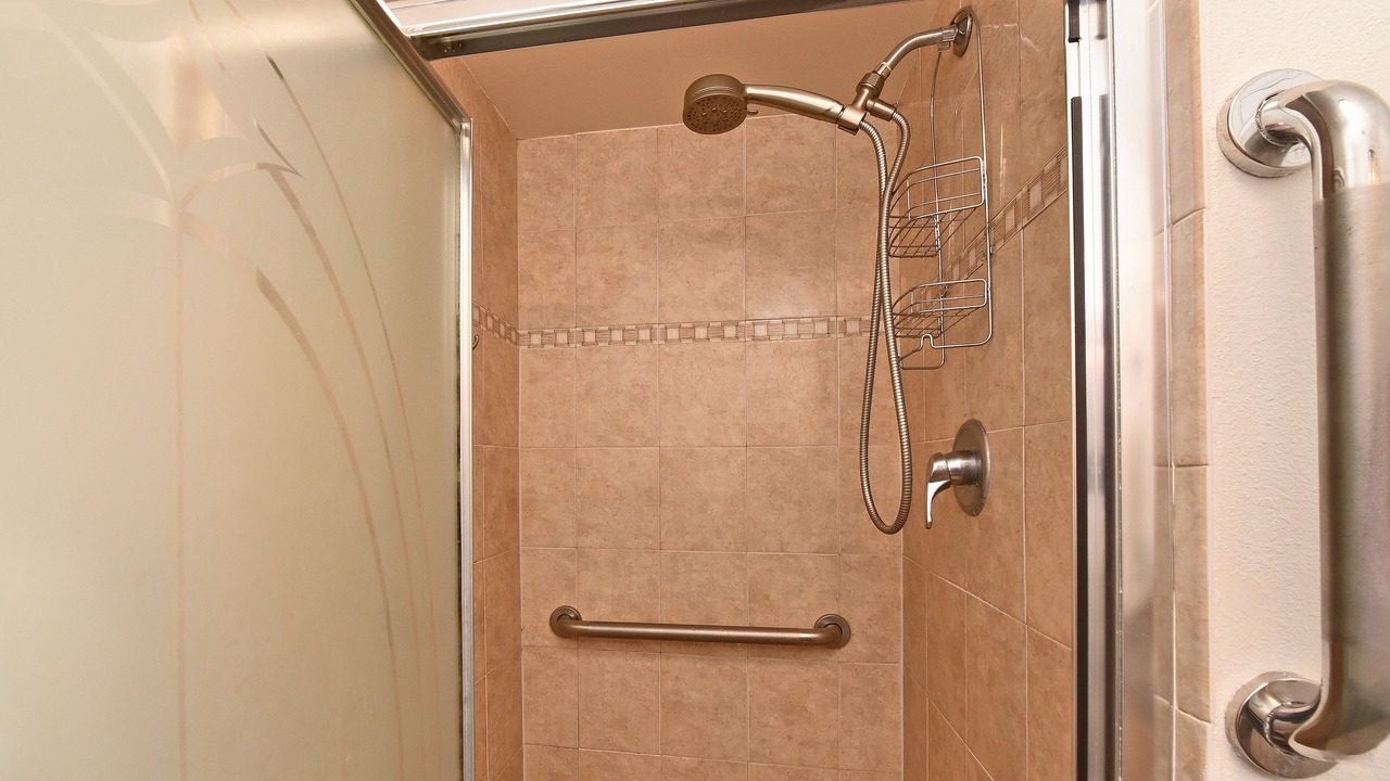 Photo of Bathroom in Kahana