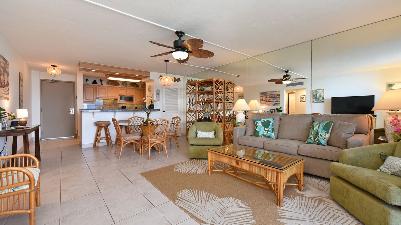 Photo of Livingroom in Kahana
