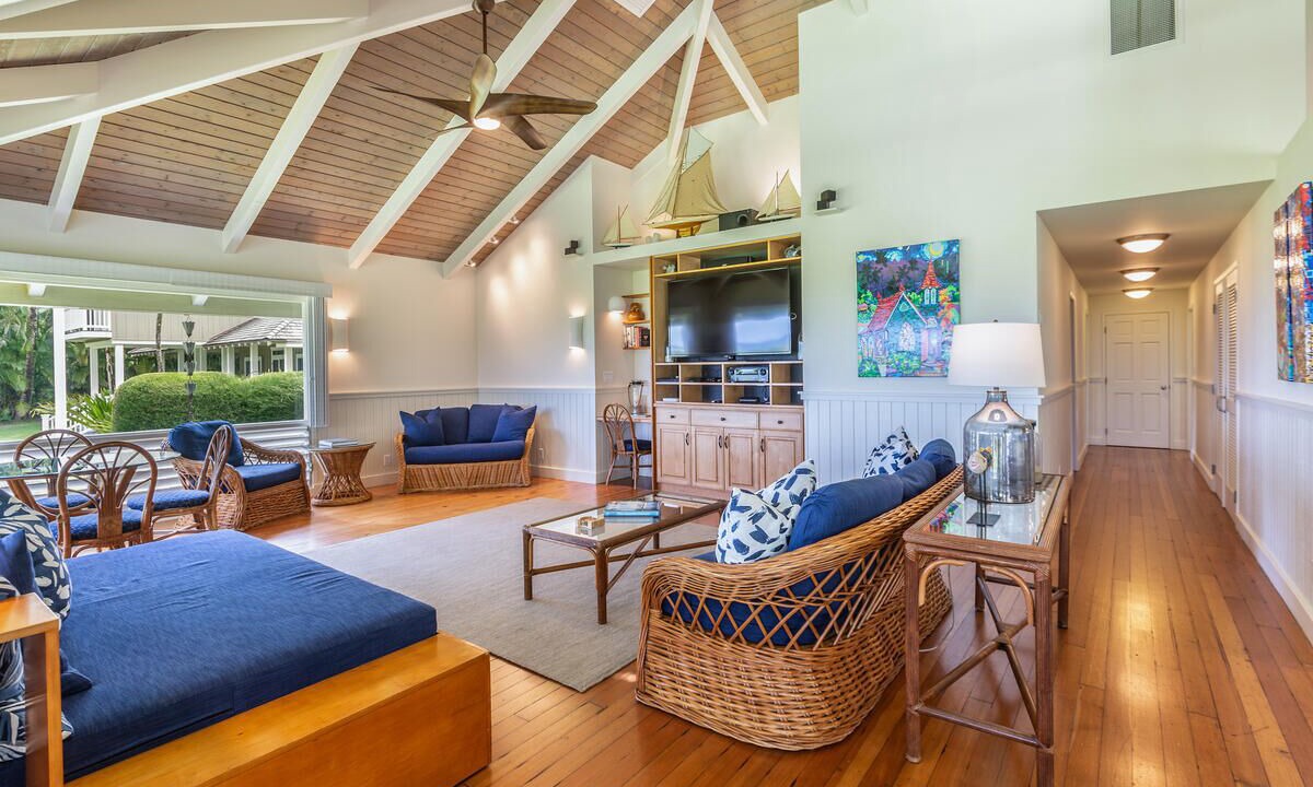 Photo of Livingroom in Hanalei