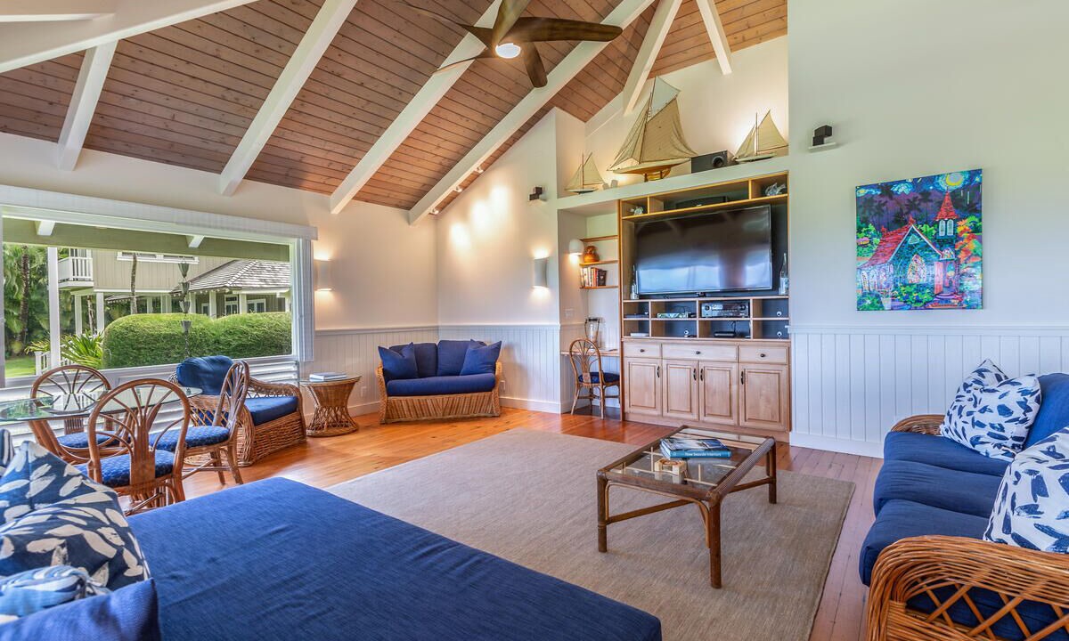 Photo of Livingroom in Hanalei
