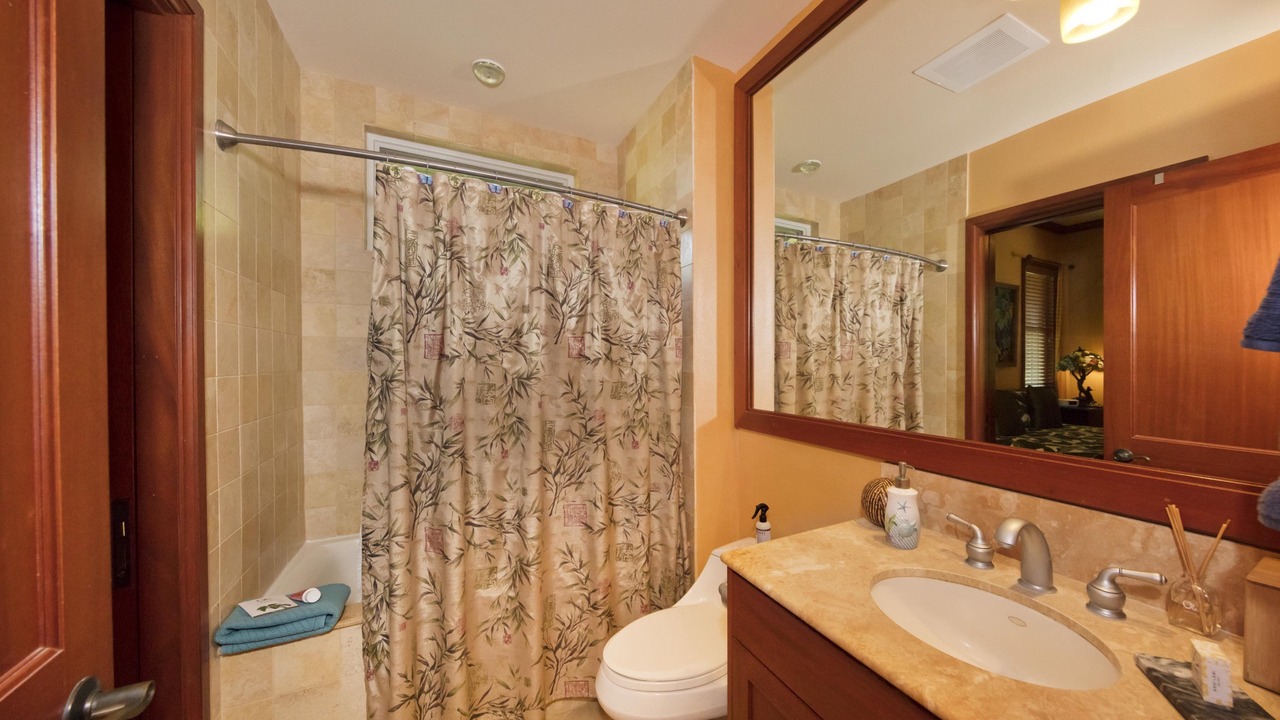 Photo of Bathroom in Waikoloa