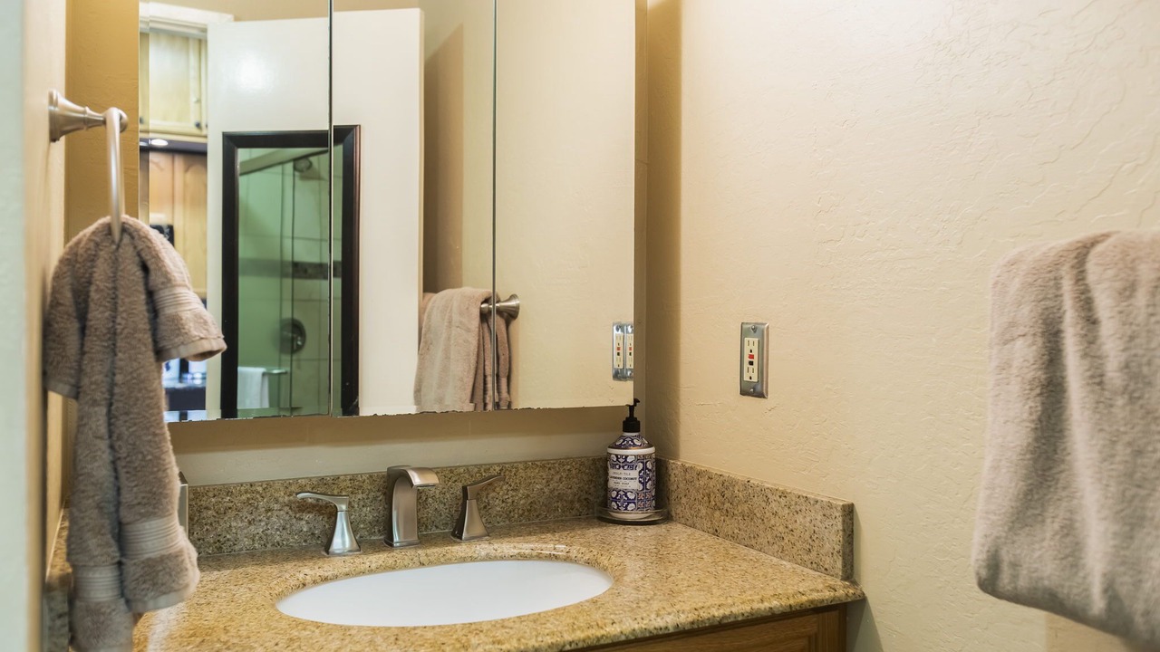 Photo of Bathroom in Kahana