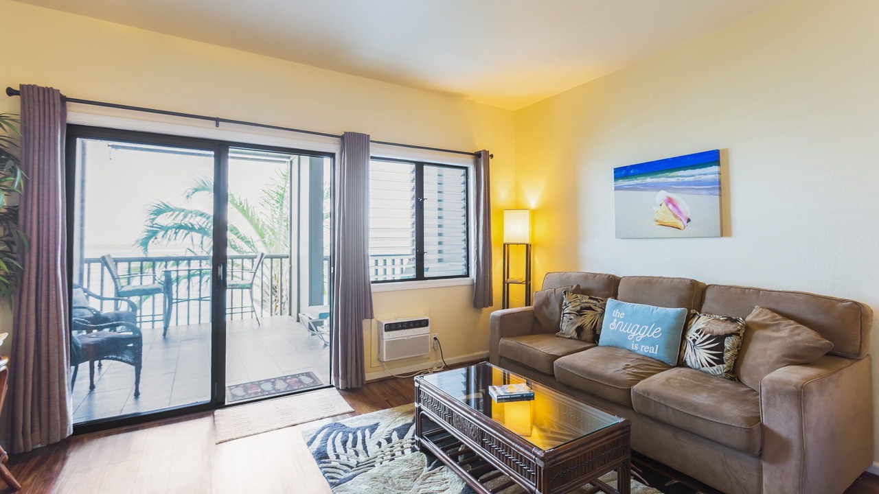 Photo of Livingroom in Kahana