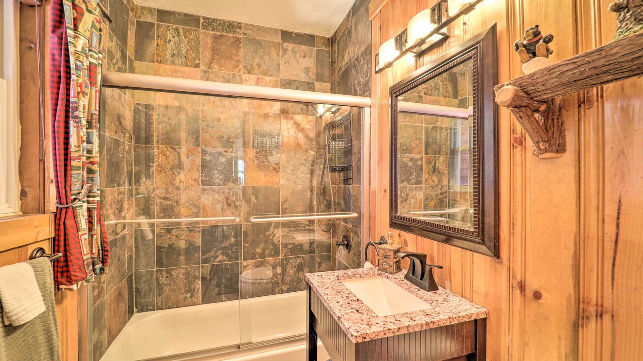 Photo of Bathroom in Cattail Creek