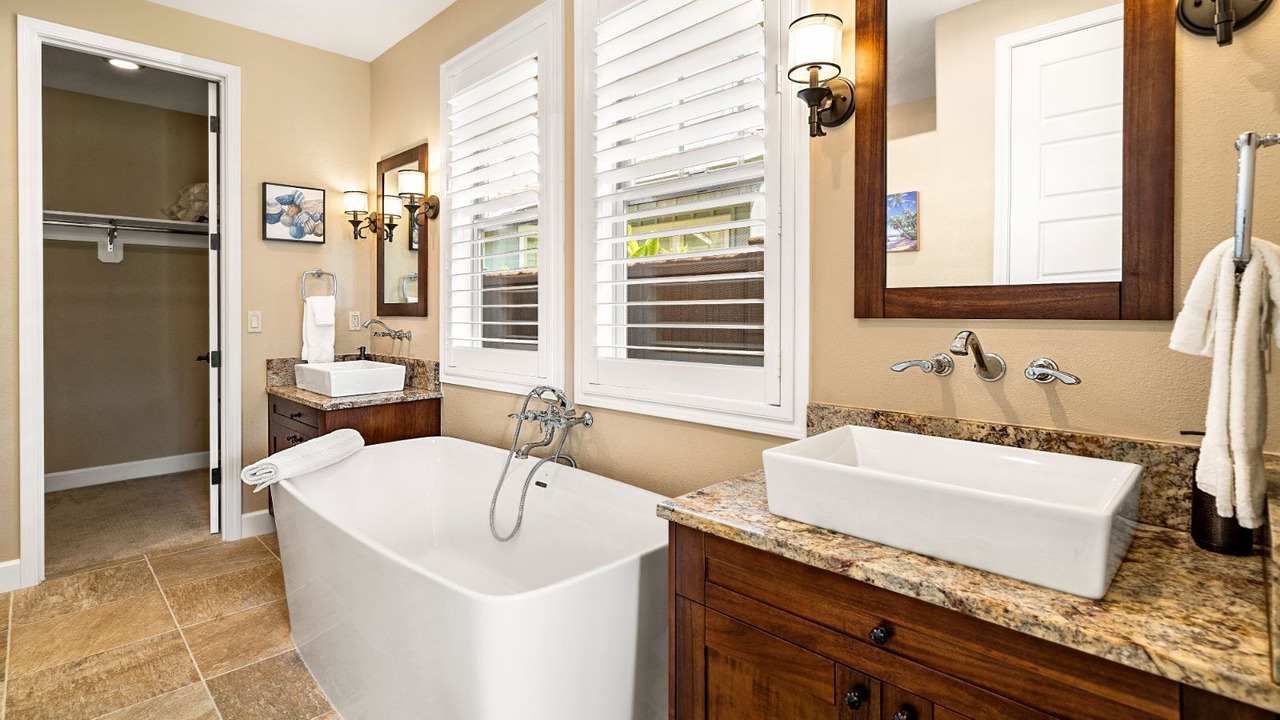 Photo of Bathroom in Keauhou