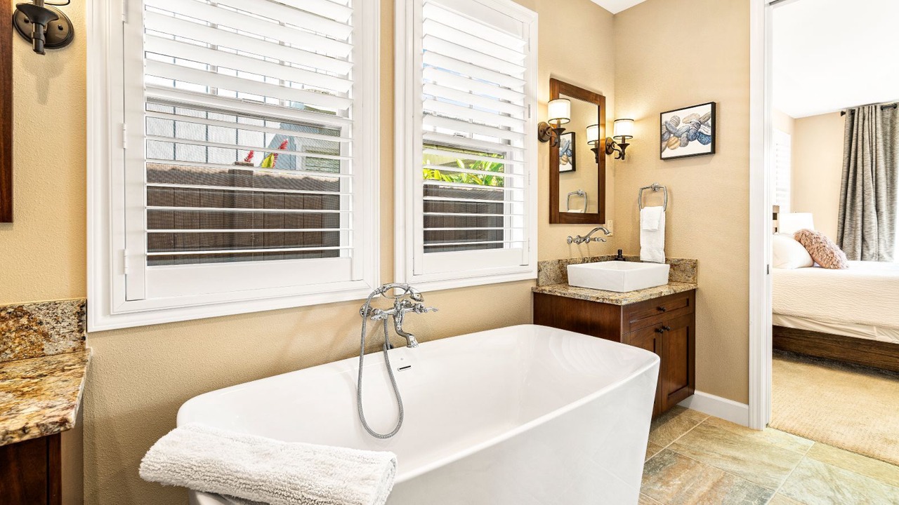 Photo of Bathroom in Keauhou