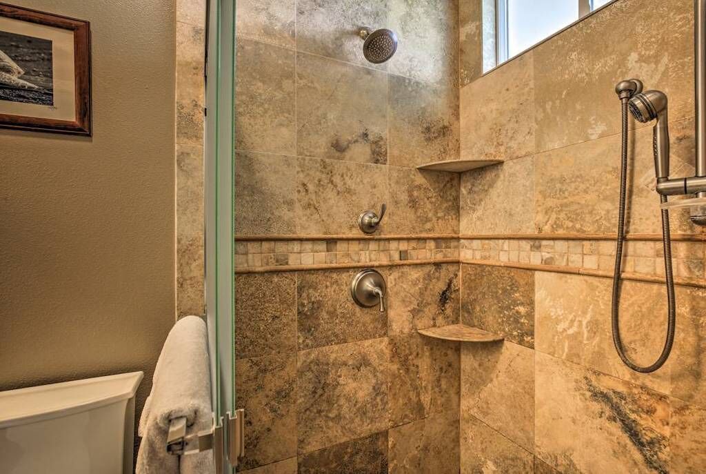 Photo of Bathroom in Kona Palisades