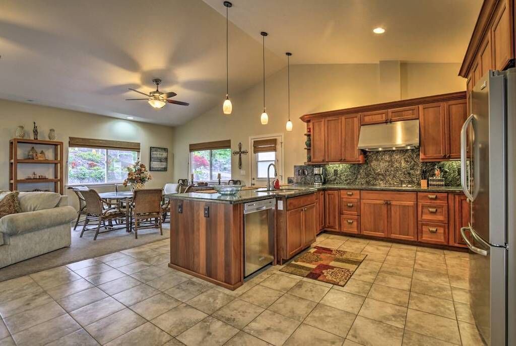 Photo of Kitchen in Kona Palisades