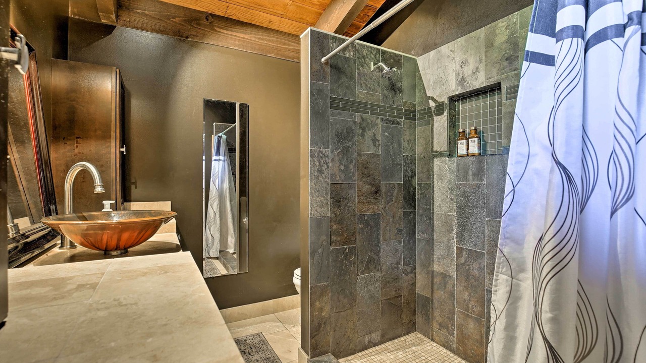 Photo of Bathroom in Kona Palisades