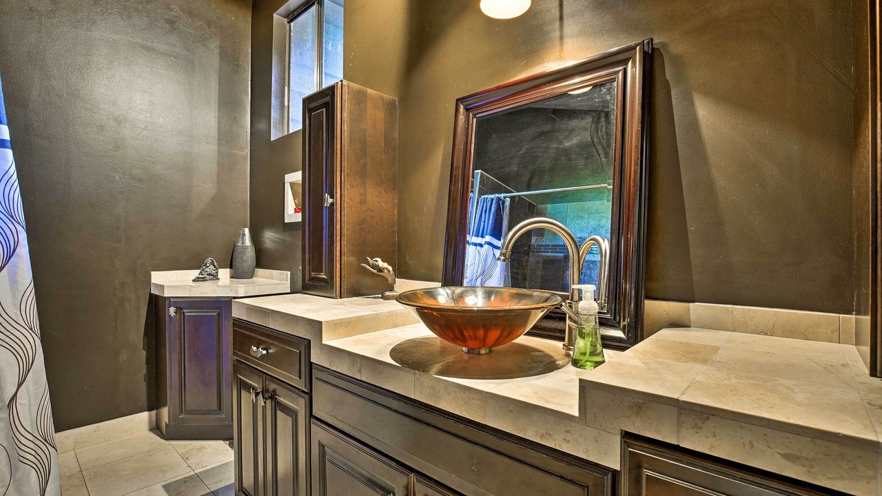Photo of Bathroom in Kona Palisades