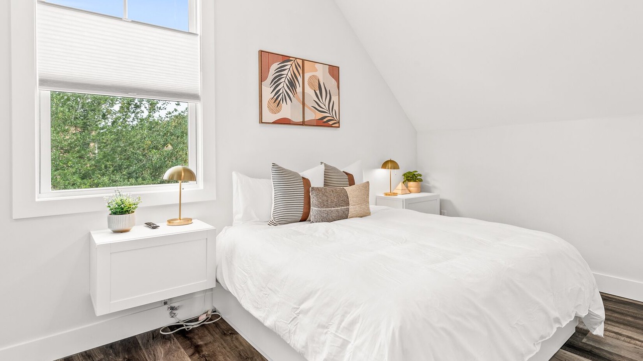 Photo of Bedroom in Downtown Charleston