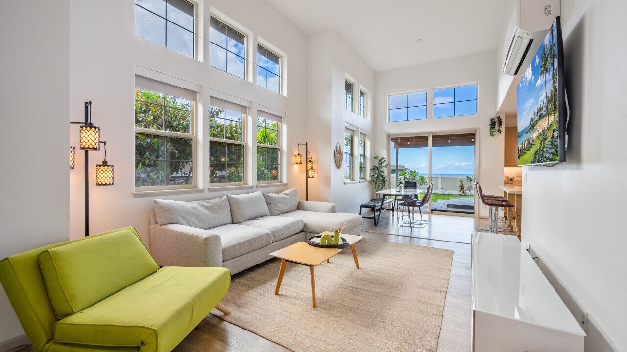 Photo of Livingroom in Makaha Valley