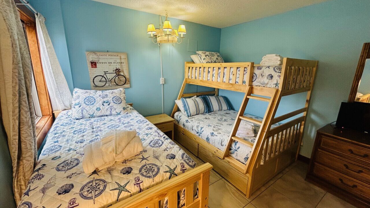 Photo of Bedroom in Arcadian Shores