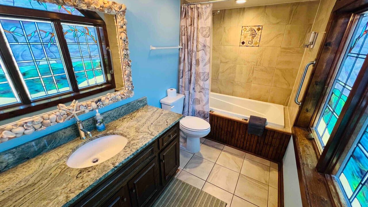 Photo of Bathroom in Arcadian Shores
