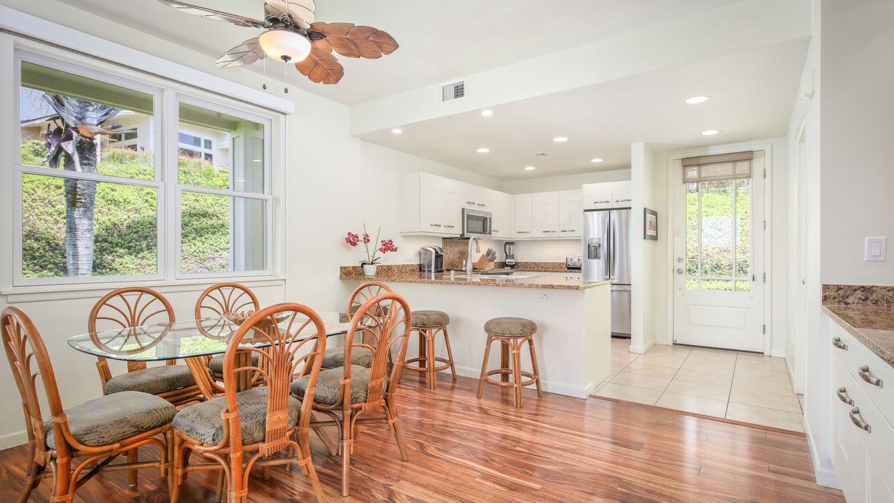 Photo of Kitchen in Kahaluu Bay