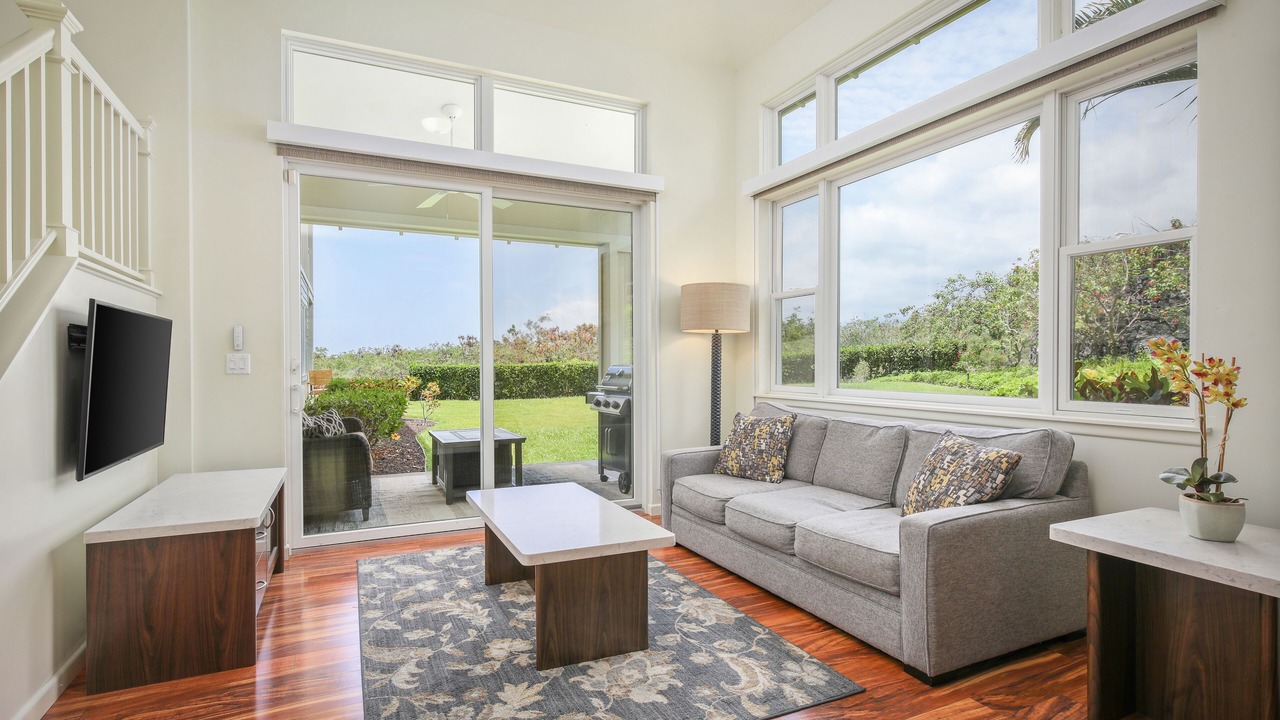 Photo of Livingroom in Kahaluu Bay
