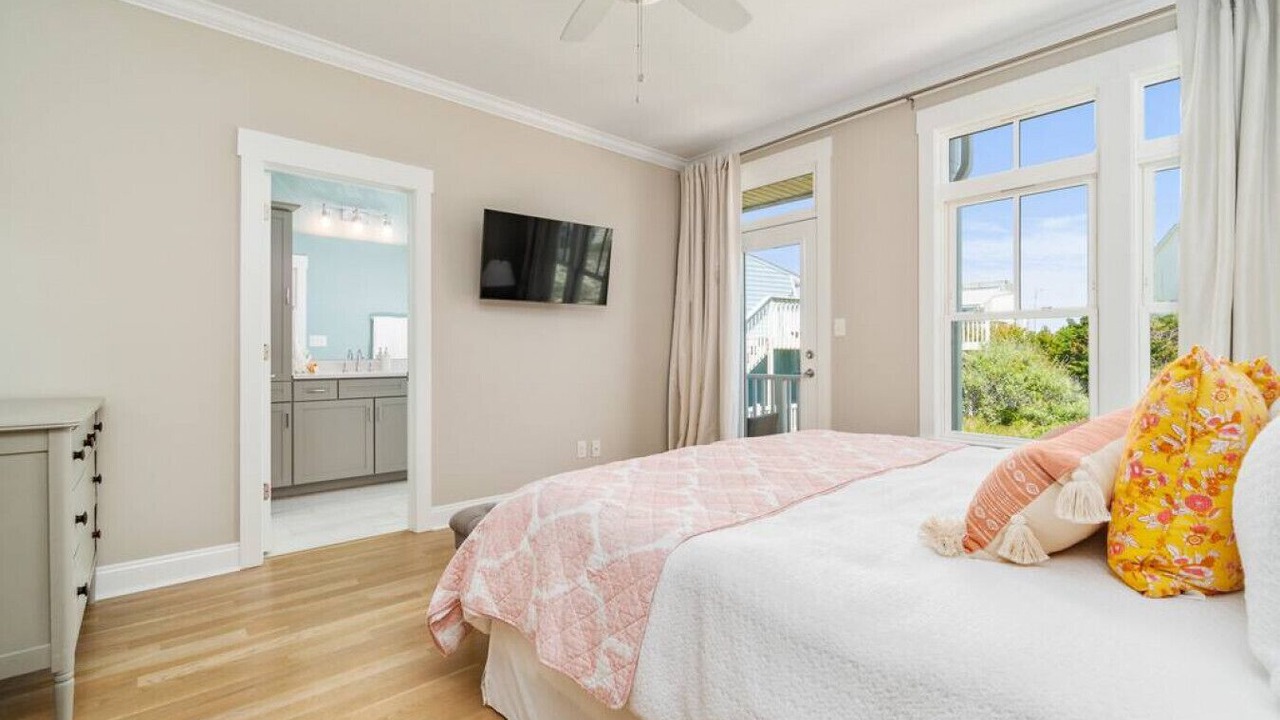 Photo of Bedroom in Atlantic Beach