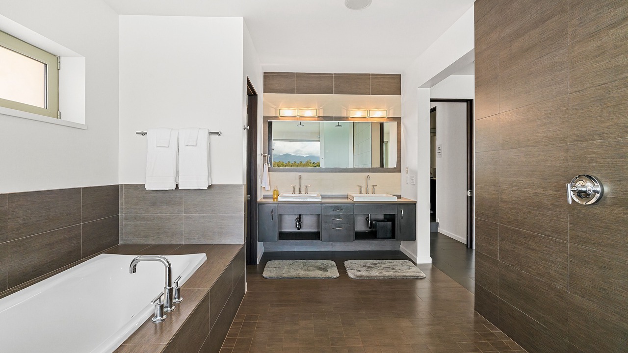 Photo of Bathroom in Lihue