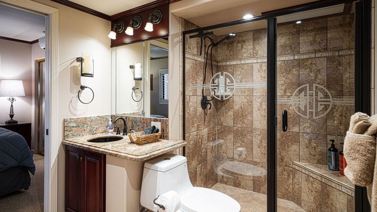 Photo of Bathroom in Maalaea