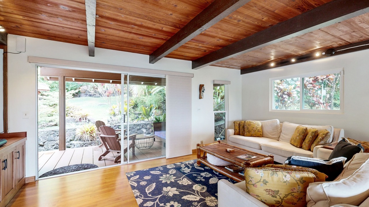 Photo of Livingroom in Hawaii Kai
