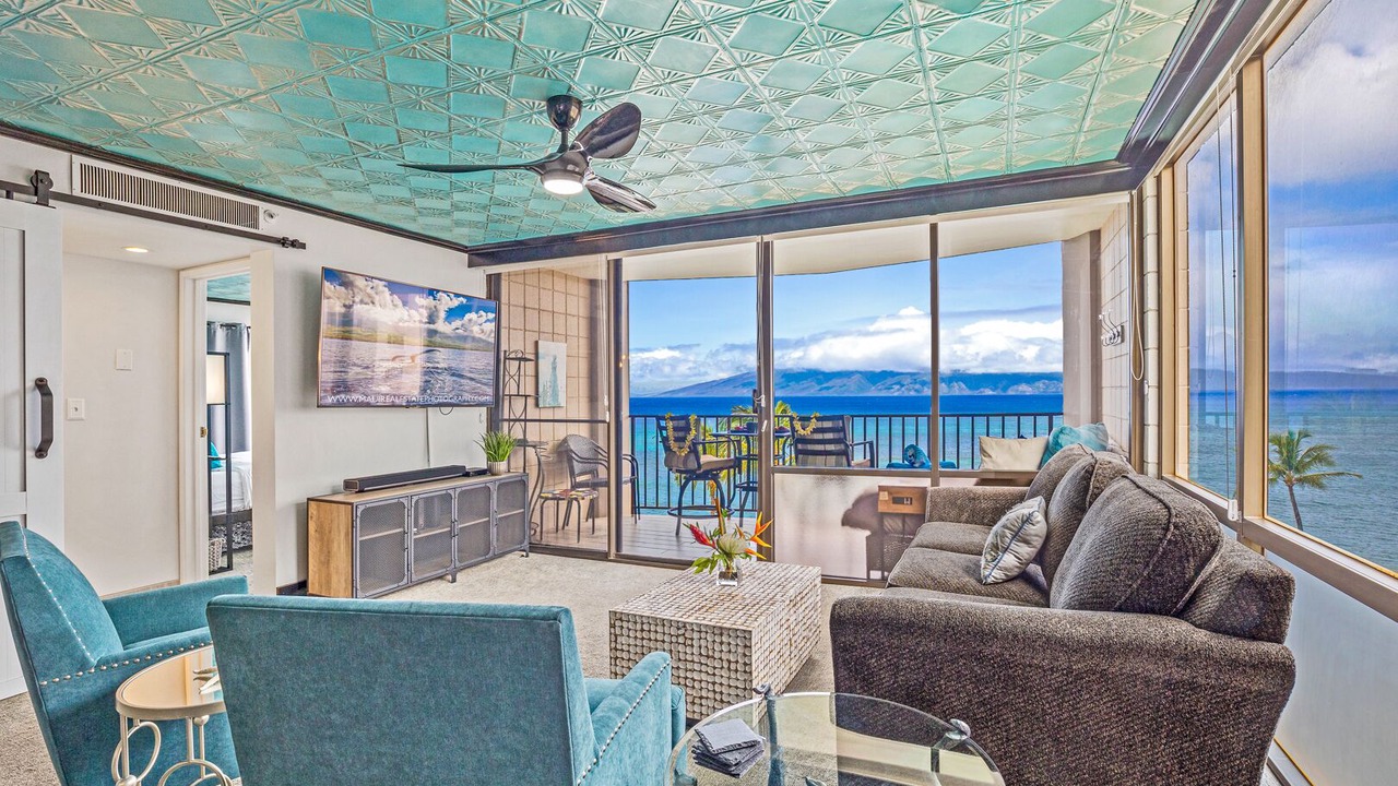 Photo of Livingroom in Kahana