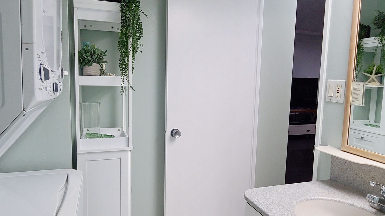 Photo of Bathroom in McCully - Moiliili