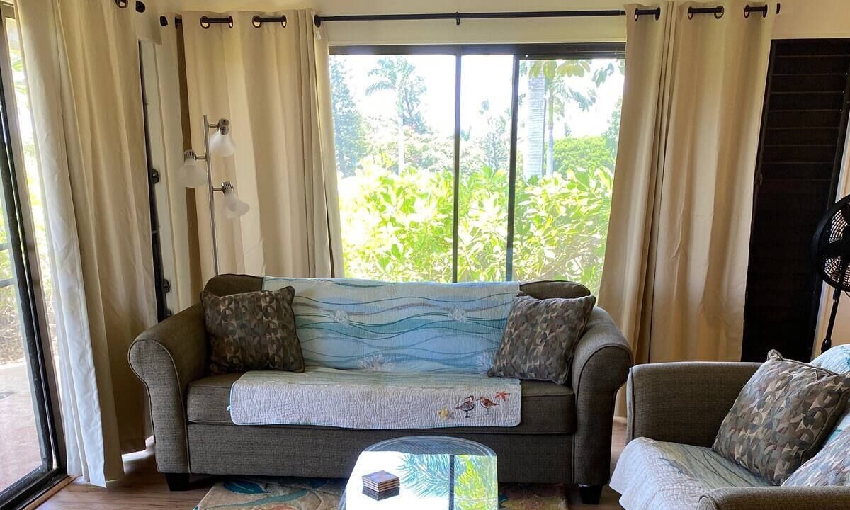 Photo of Livingroom in Maunaloa