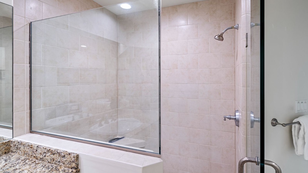Photo of Bathroom in Kahaluu Bay