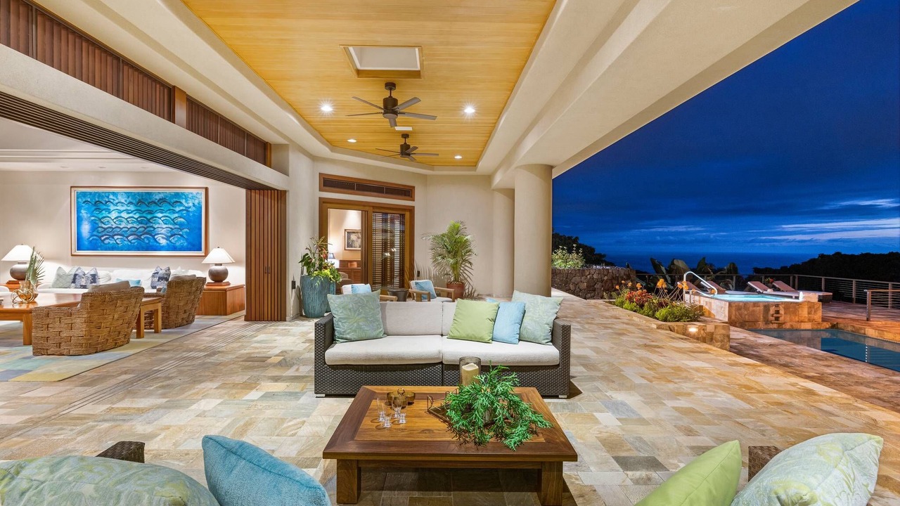 Photo of Livingroom in Holualoa