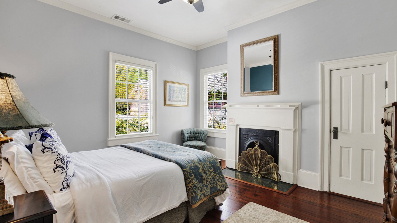 Photo of Bedroom in Savannah Victorian District
