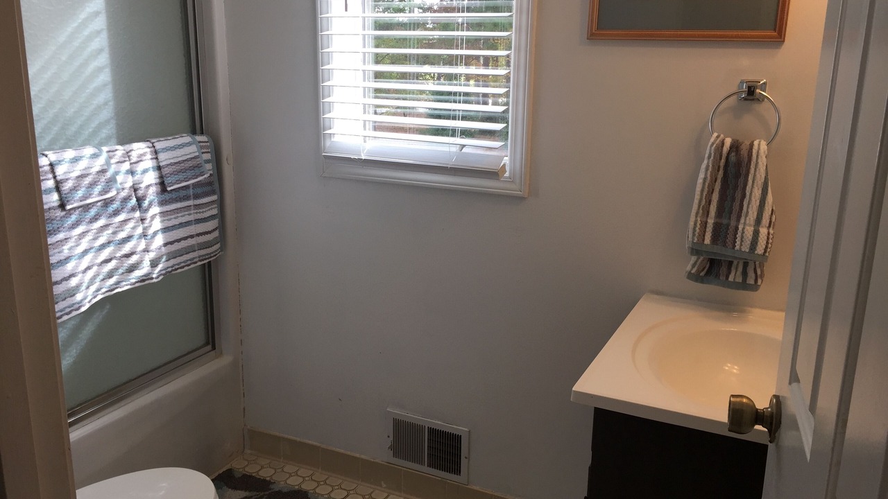 Photo of Bathroom in Hartwell