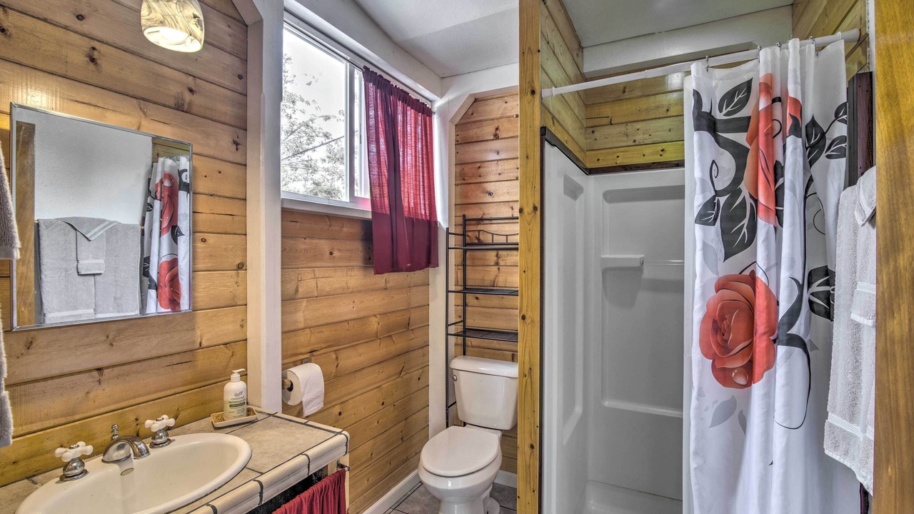 Photo of Bathroom in Leilani Estates