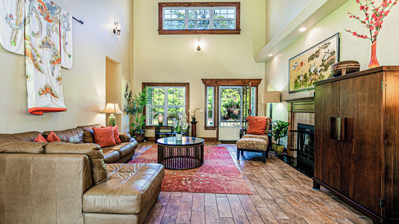 Photo of Livingroom in Royal Hawaiian Estates