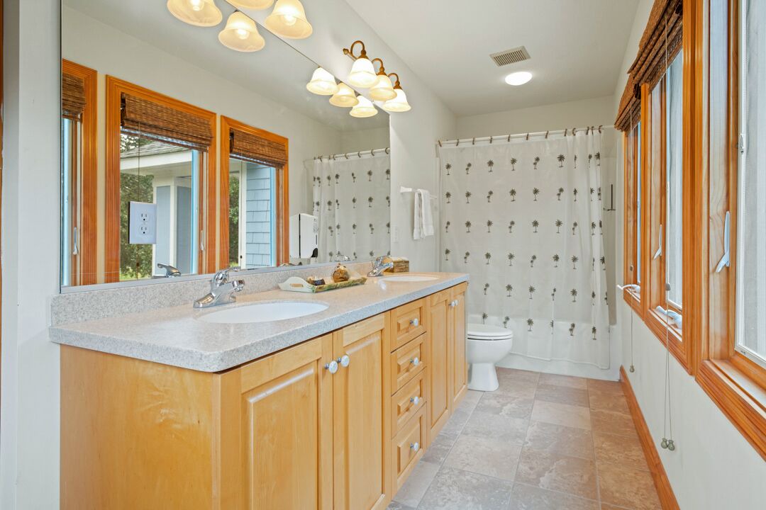 Photo of Bathroom in Corolla