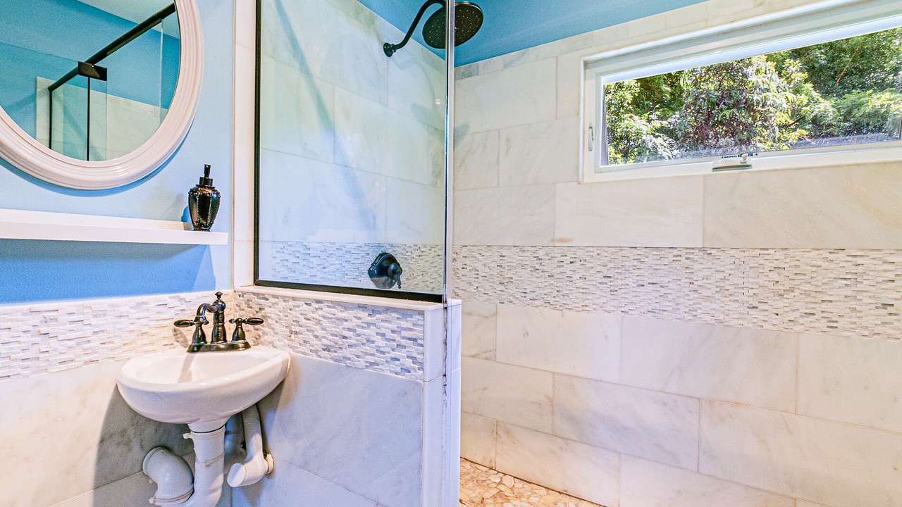 Photo of Bathroom in Royal Hawaiian Estates