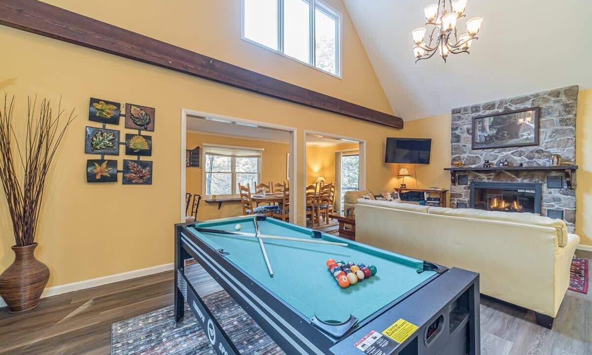 Photo of Livingroom in Helen