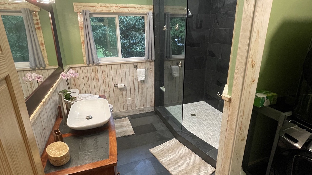 Photo of Bathroom in Pauwela