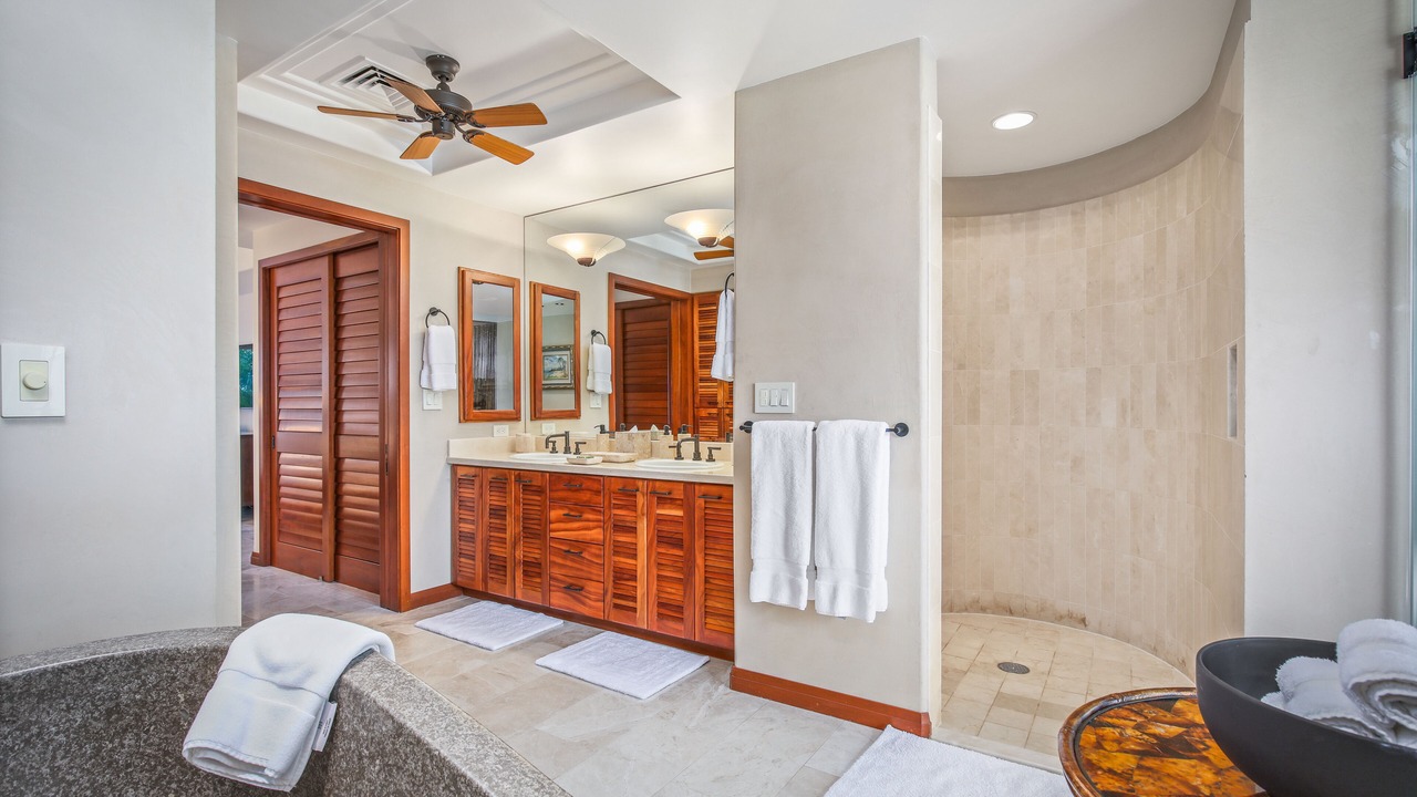 Photo of Bathroom in Kaupulehu