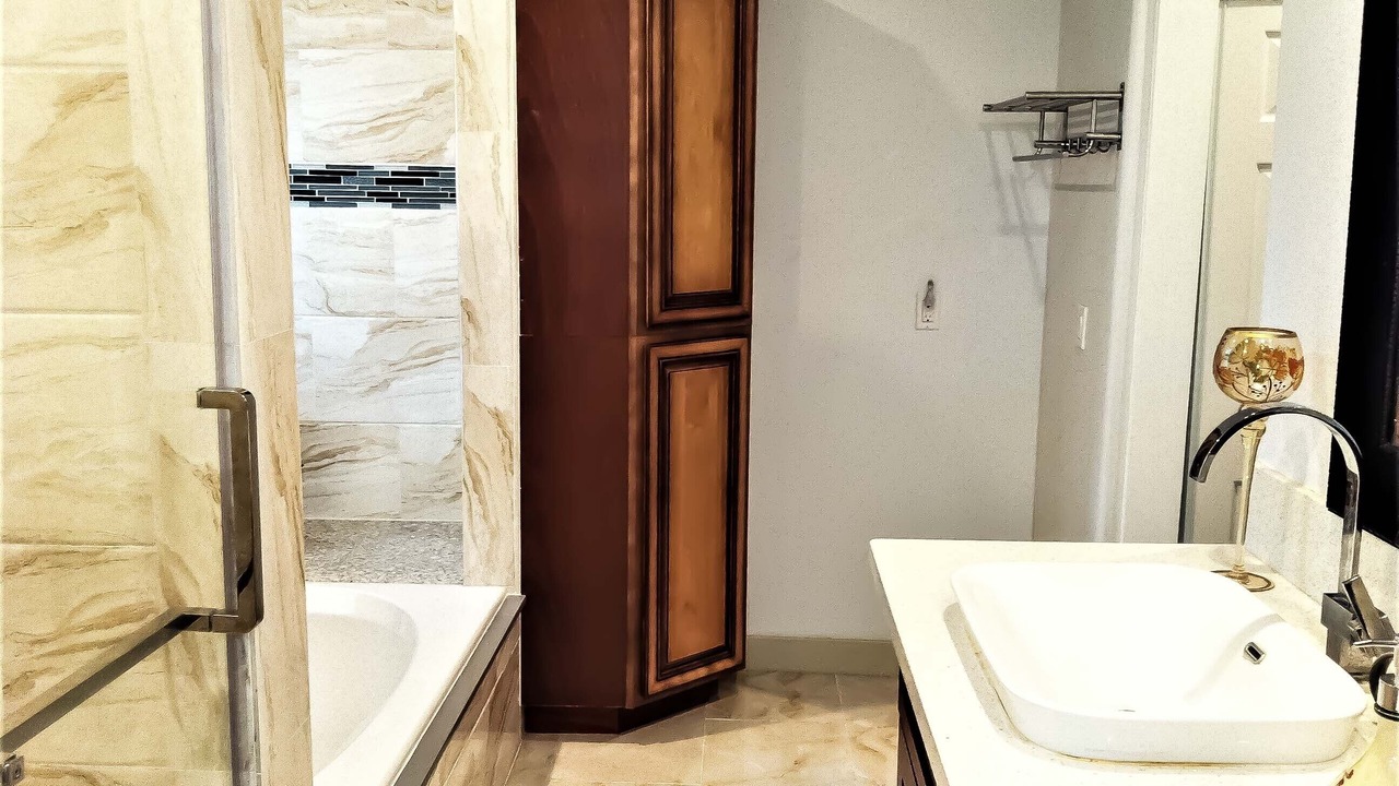Photo of Bathroom in Waimanalo
